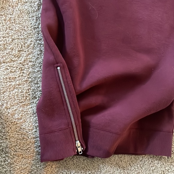 On the byas mens M medium maroon burgundy sweater - Picture 4 of 4